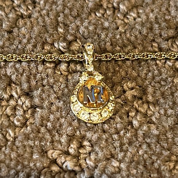 Nina Ricci Vintage Authentic Gold Plated Necklace W/“NR” Charm & Precious Stones - Picture 2 of 9